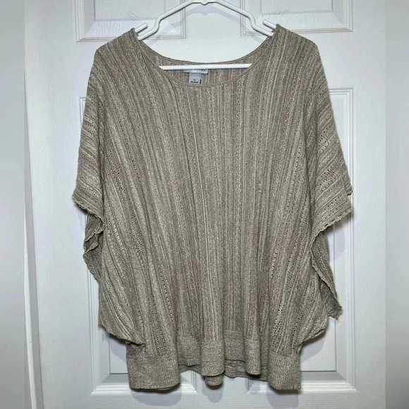 Catherines Size 1x Tan and Gold Lightweight Knit Oversized Bat Wing Sweater - Picture 1 of 9